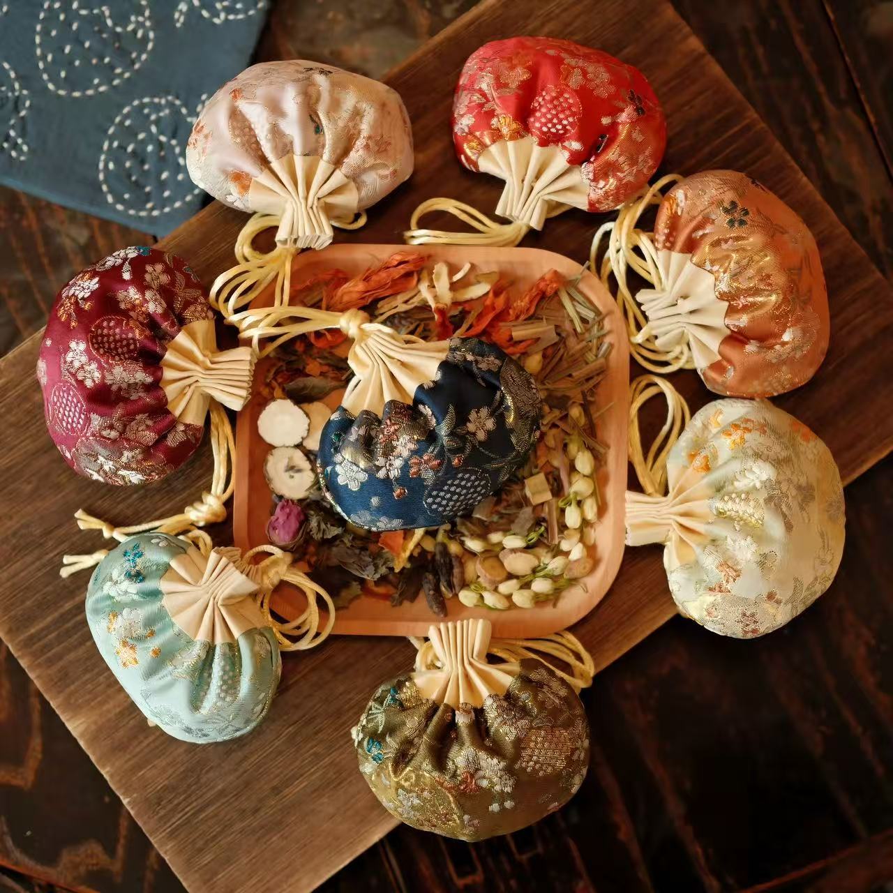 3-Pack Vintage Floral Silk Amulet Drawstring Neck Pouch Lucky Charm Bag